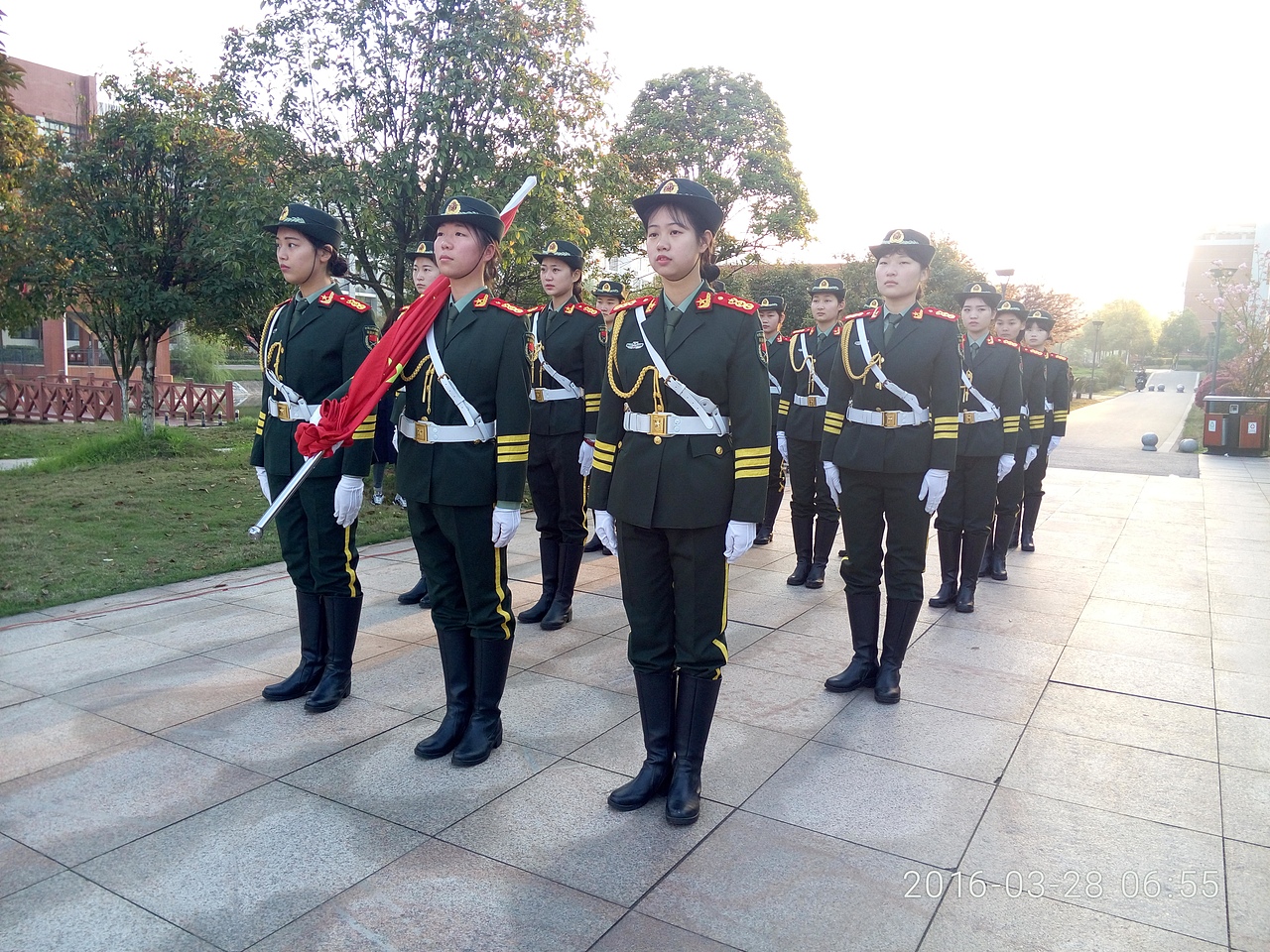 新人新作-{升旗}（图ZNjAyNDA5ODQ=） - 人文/纪实摄影 - 站酷设计师梁小样原创素材 - 站酷ZCOOL