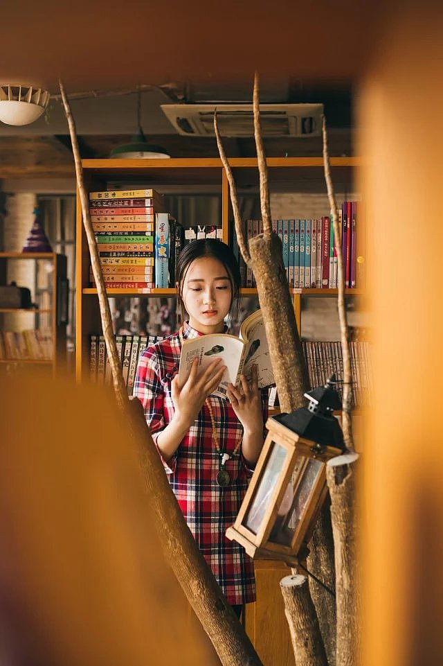 是你给我宁静的感觉,让我从此爱上这个世界