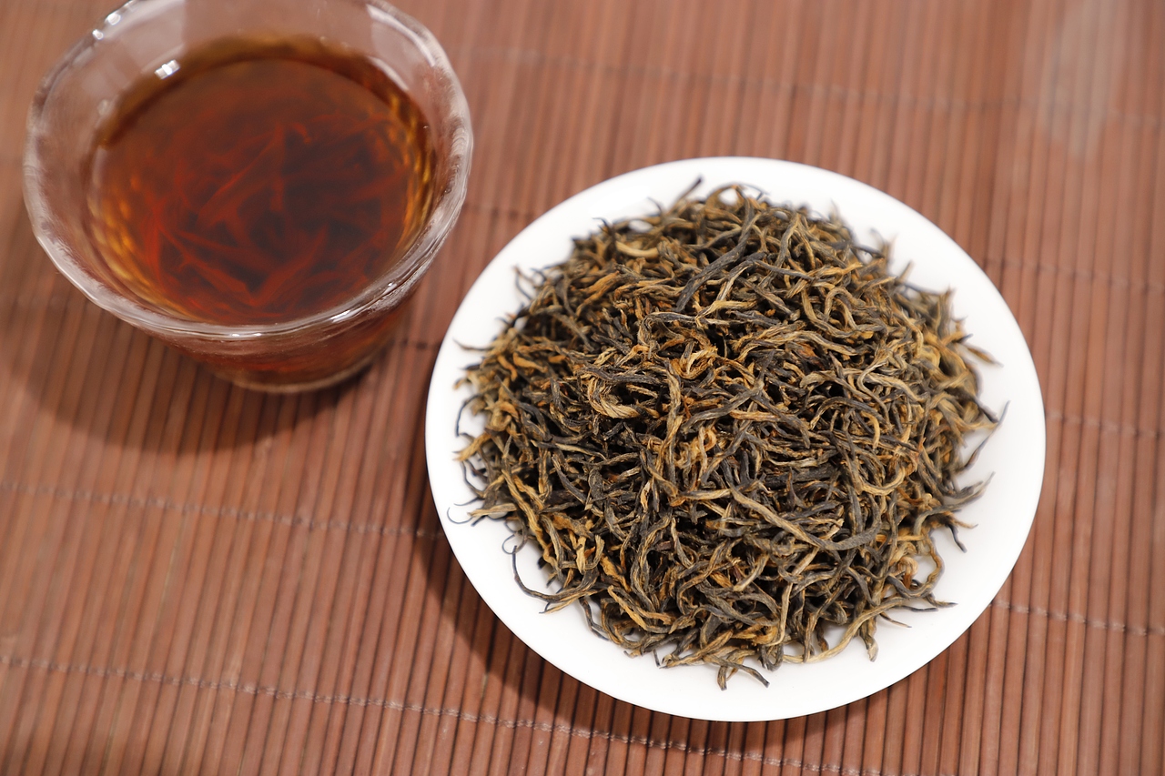 浓香型武夷金骏眉红茶（图ZMjA2OTY5MDI4） - 产品摄影 - 站酷设计师GuoNingZ原创素材 - 站酷ZCOOL