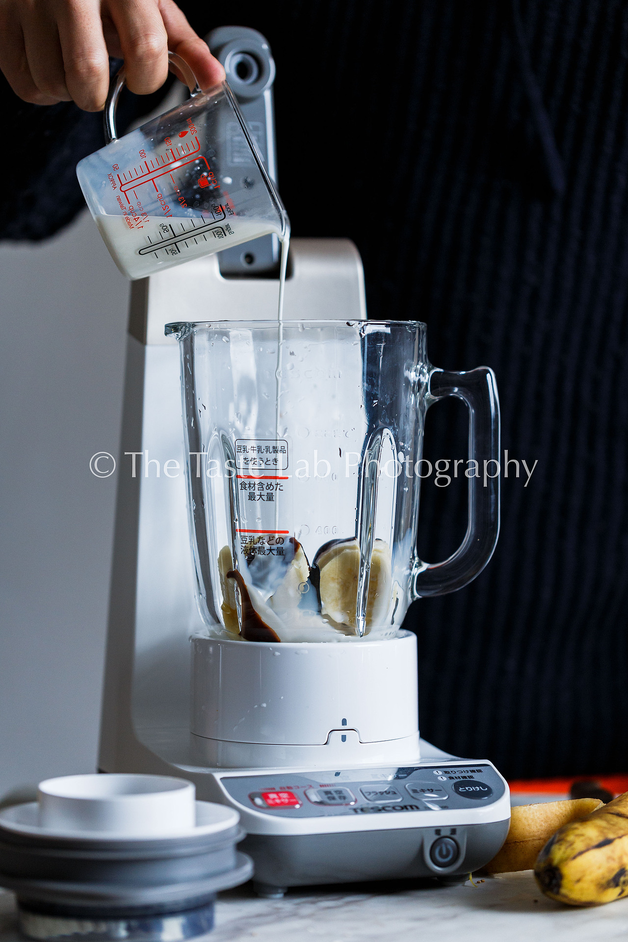 食摄——巧克力香蕉麦片早餐奶昔（图ZNzA1MDg0NjA=） - 产品摄影 - 站酷设计师TheTasteLab原创素材 - 站酷ZCOOL