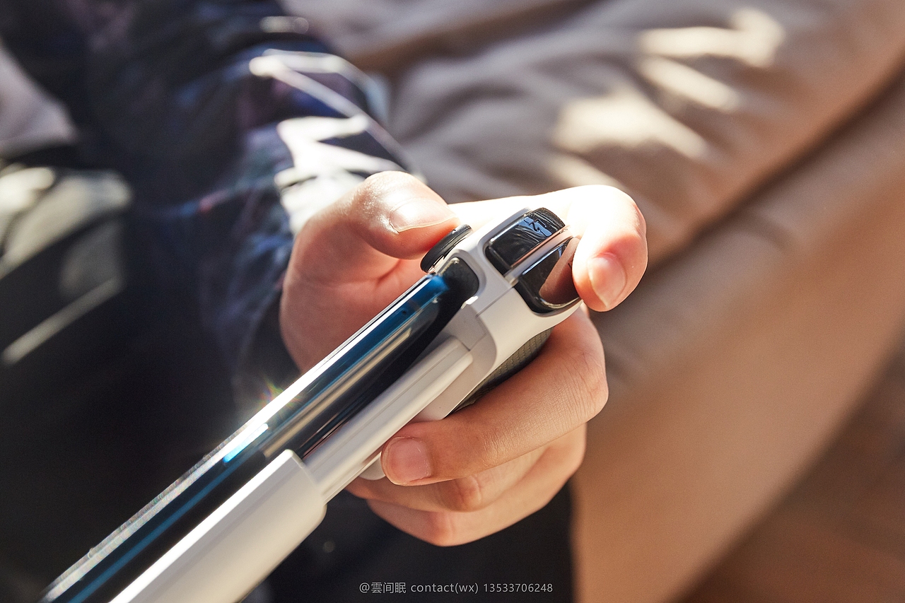 OPPO 游戏手柄 普通版 场景图（图ZMjA4NjAzOTQ0） - 产品摄影 - 站酷设计师云间眠原创素材 - 站酷ZCOOL