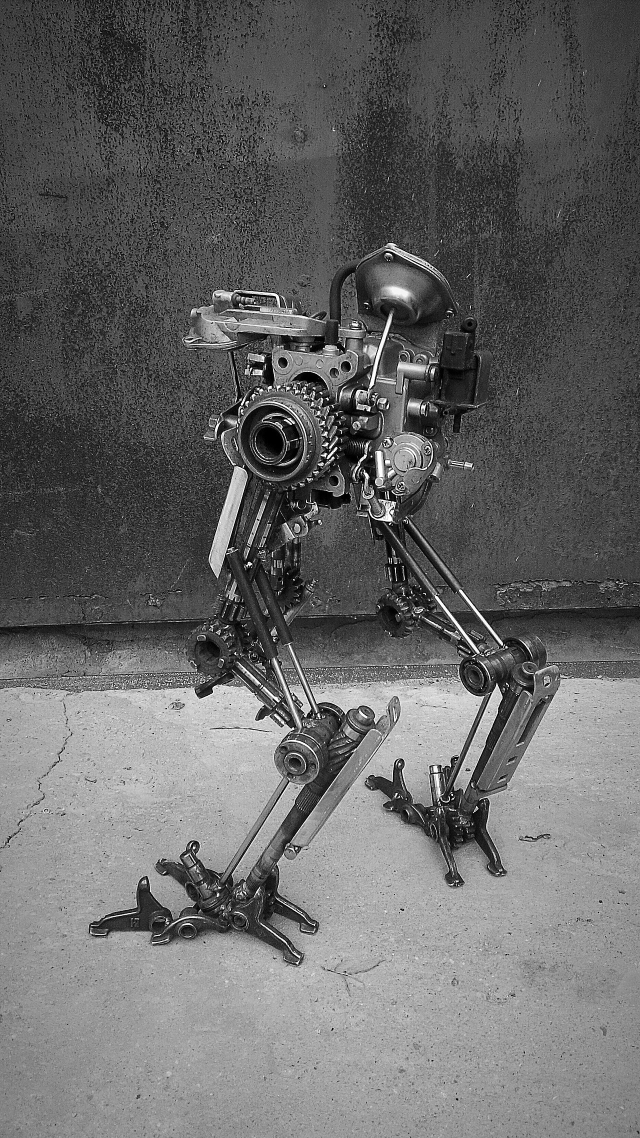 一组小机甲的设计和金属焊接