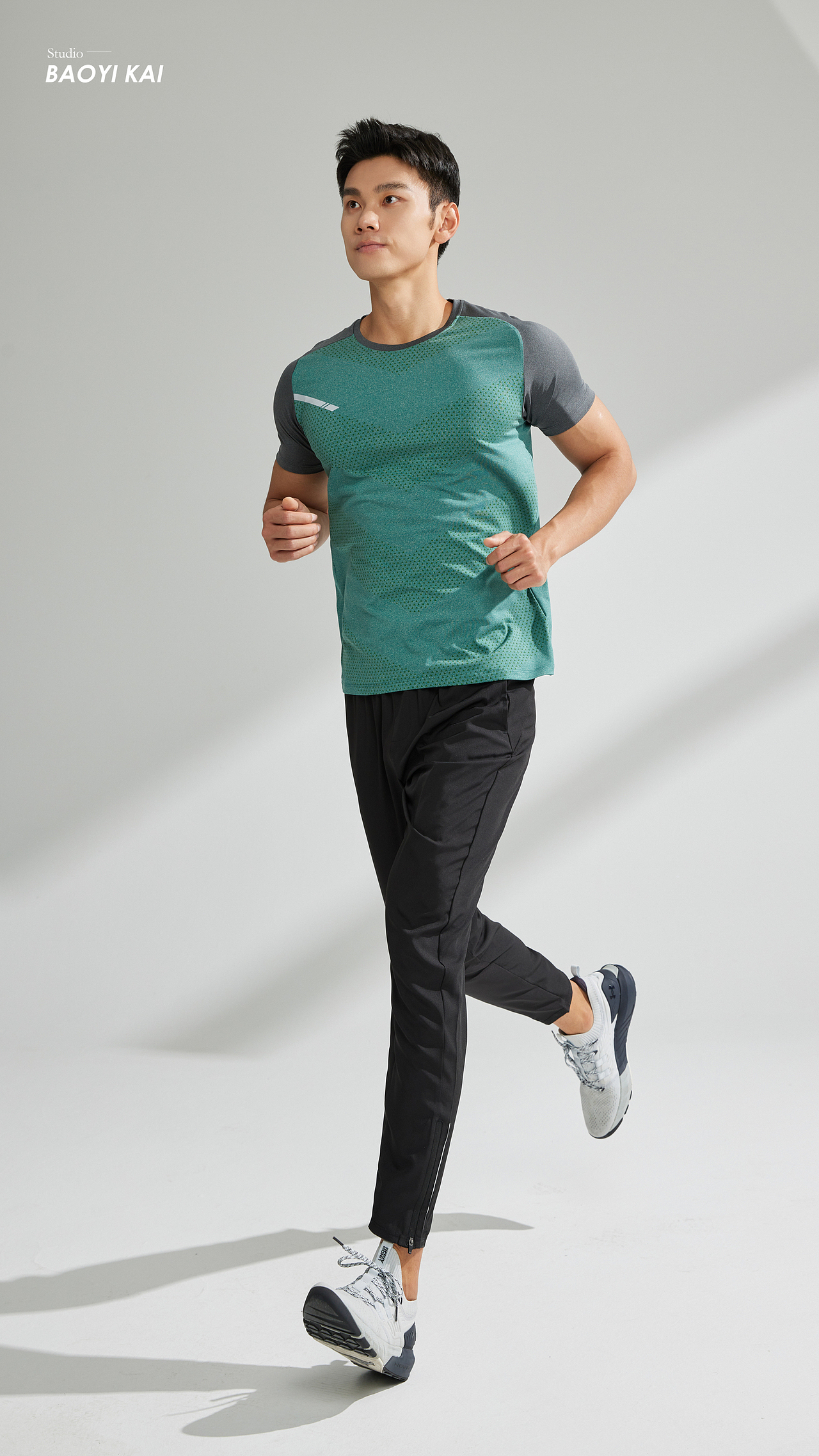 男士健身服摄影棚拍（图ZMzMyMTEwMjg4） - 人像摄影 - 站酷设计师摄影师包一凯原创素材 - 站酷ZCOOL