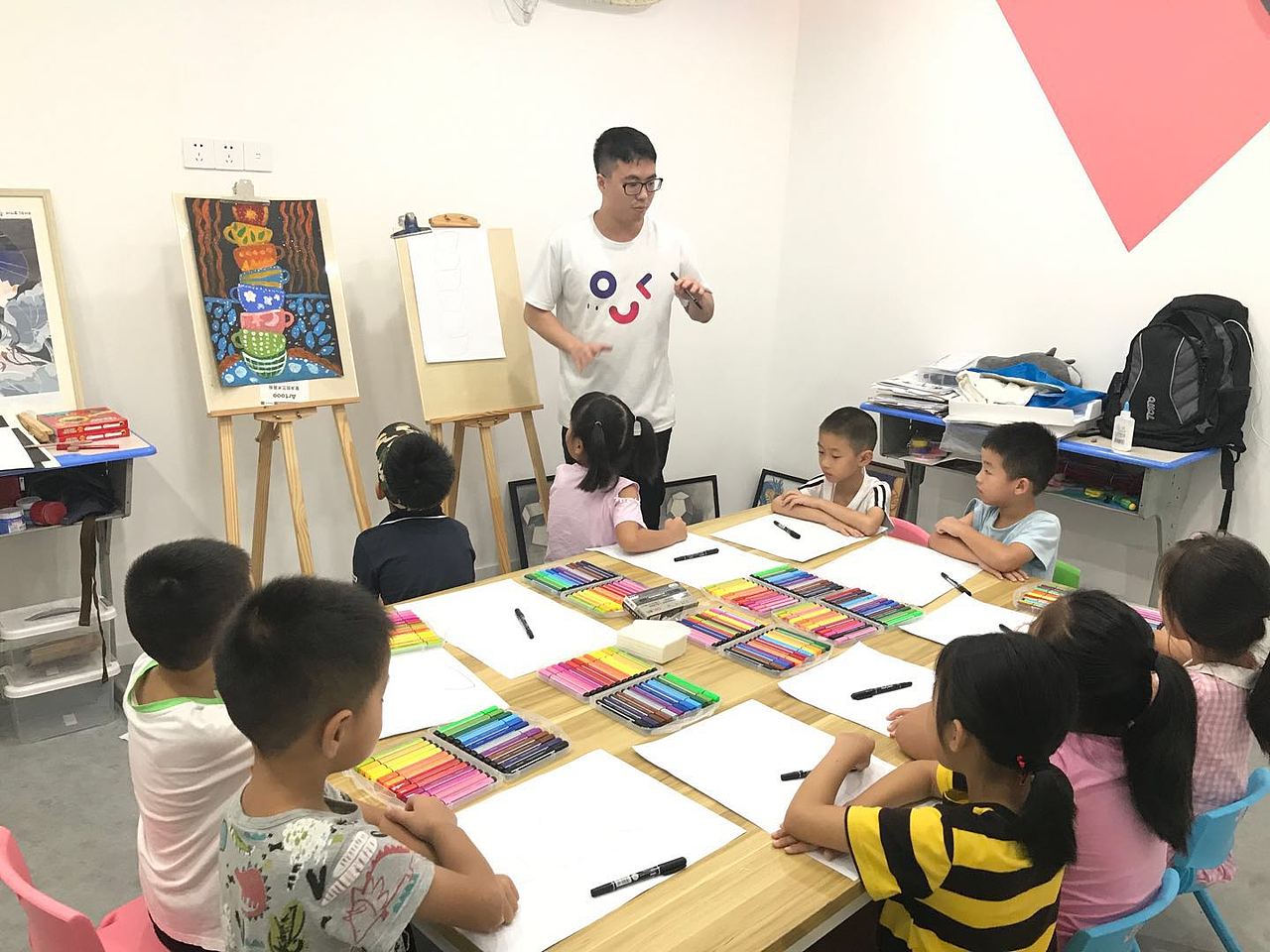 創(chuàng)意美術(shù)學生上課花絮和大合照（圖ZMjIwMzkwODUy） - 繪畫 - 站酷設(shè)計師何澤智智原創(chuàng)素材 - 站酷ZCOOL