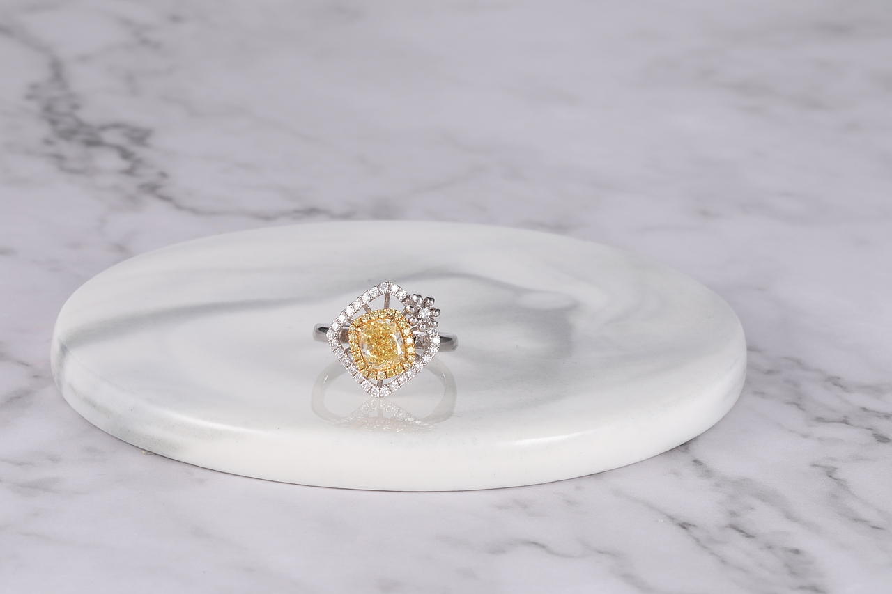 彩宝艳丽,炫彩,可高不可攀