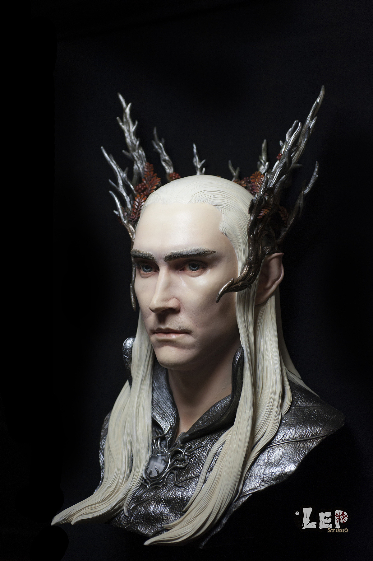 瑟兰迪尔胸像涂装完成~~