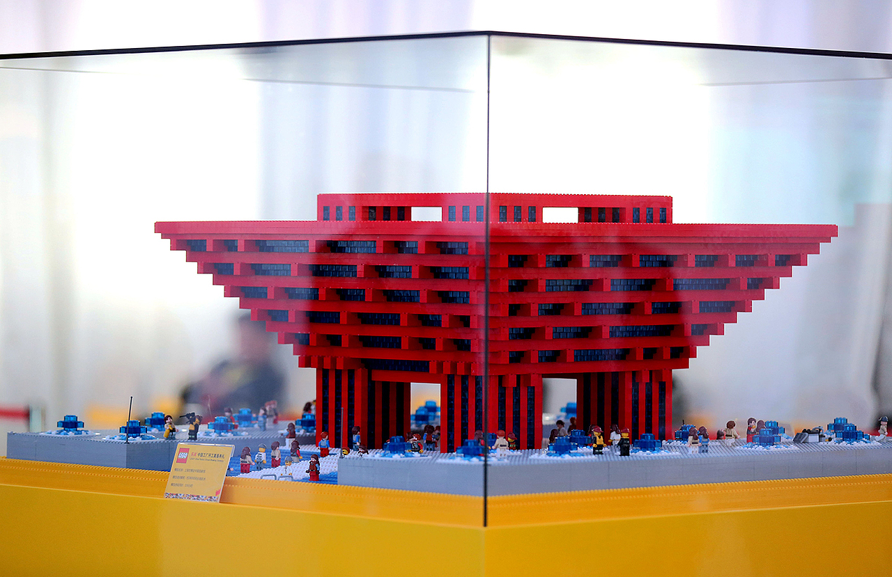 LEGO乐高积木搭建的世博祖国馆