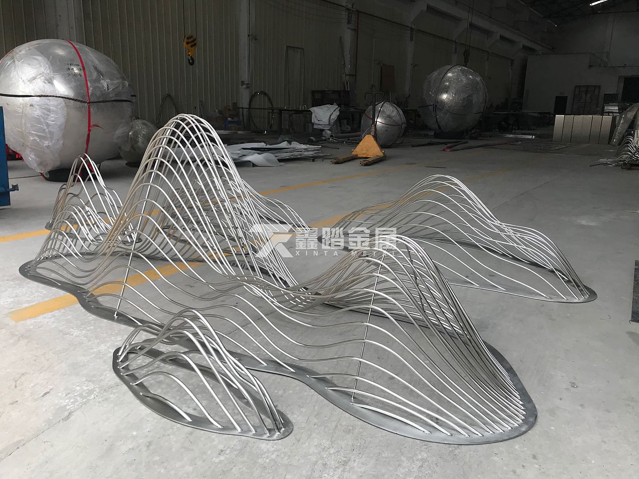 庭院入口处扭弯镂空不锈钢山峦雕塑、山水造型景观小品（图ZMjA1OTk0NjU2） - 其他工业/产品 - 站酷设计师高端金属制品原创素材 - 站酷ZCOOL