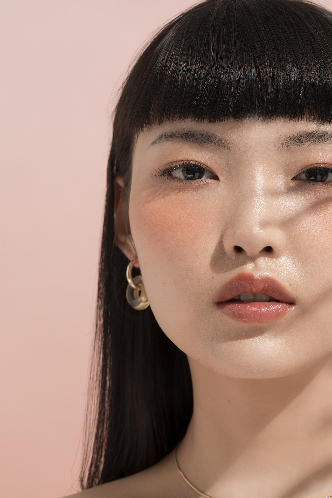 intoyou腮红模特图（图ZMjIwNzEyOTM2） - 产品摄影 - 站酷设计师他是33原创素材 - 站酷ZCOOL