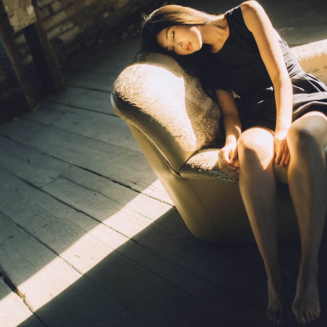 阳光下的人（图ZODc5Njc4OTY=） - 人像摄影 - 站酷设计师zengphoto原创素材 - 站酷ZCOOL