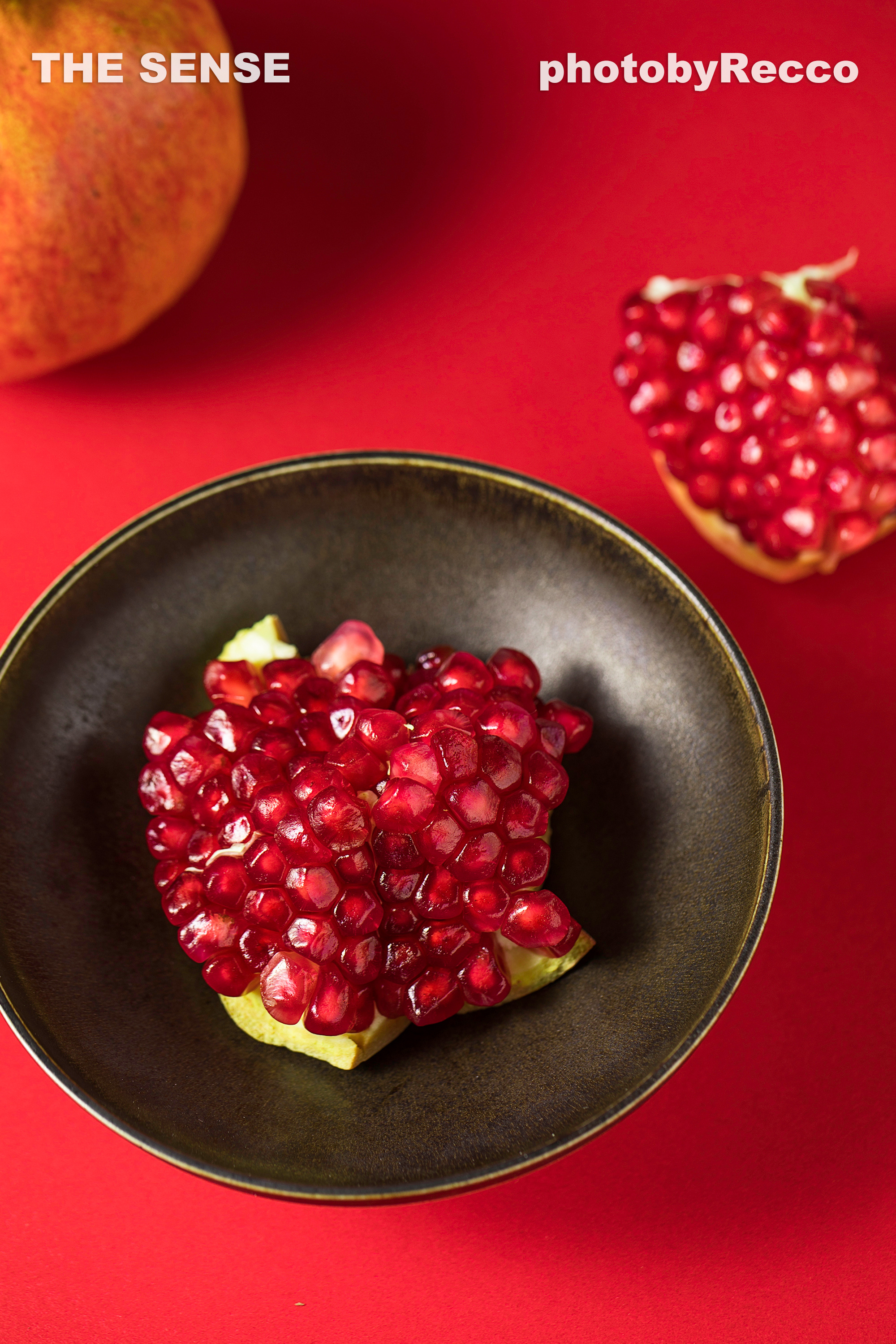 血色红石榴|摄影|其他摄影|recco - 原创作品 - 站酷 (zcool)