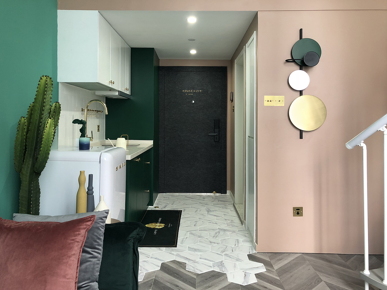 时髦墨绿+脏粉,尽显高级感