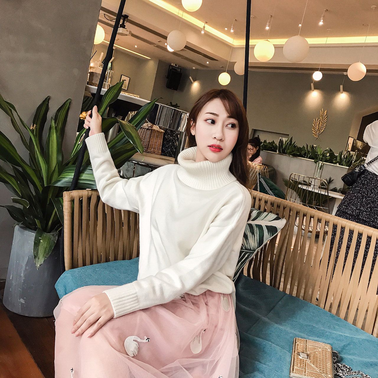 201808秋冬大码女装模特摄影（图ZMTMwNjE5NzAw） - 人像摄影 - 站酷设计师维维依原创素材 - 站酷ZCOOL