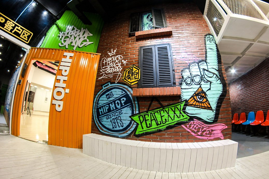 嘻哈帮街舞 2013店面升级设计！（图ZMTIxODA1MjQ=） - 家装设计 - 站酷设计师意开品牌咨询原创素材 - 站酷ZCOOL