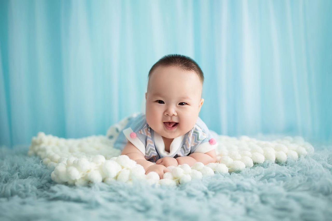 百天宝宝男孩场景