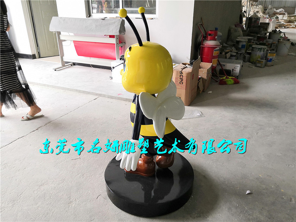 一只巨大的玻璃钢蜜蜂雕塑像是辛勤的园丁领导者（图ZMjE4NjA0ODgw） - 雕塑 - 站酷设计师添翼雕塑艺术原创素材 - 站酷ZCOOL