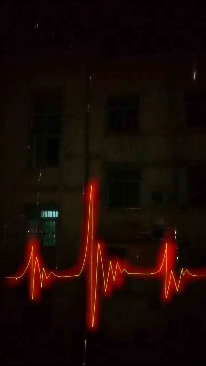 【脑世绘·114】雨夜心跳
没有你<br><br>阴天没有太阳<br>太阳没有温度<br><br>雨天没有彩虹<br>彩虹没有色彩<br><br>活得像死了一样<br>2018.08.07