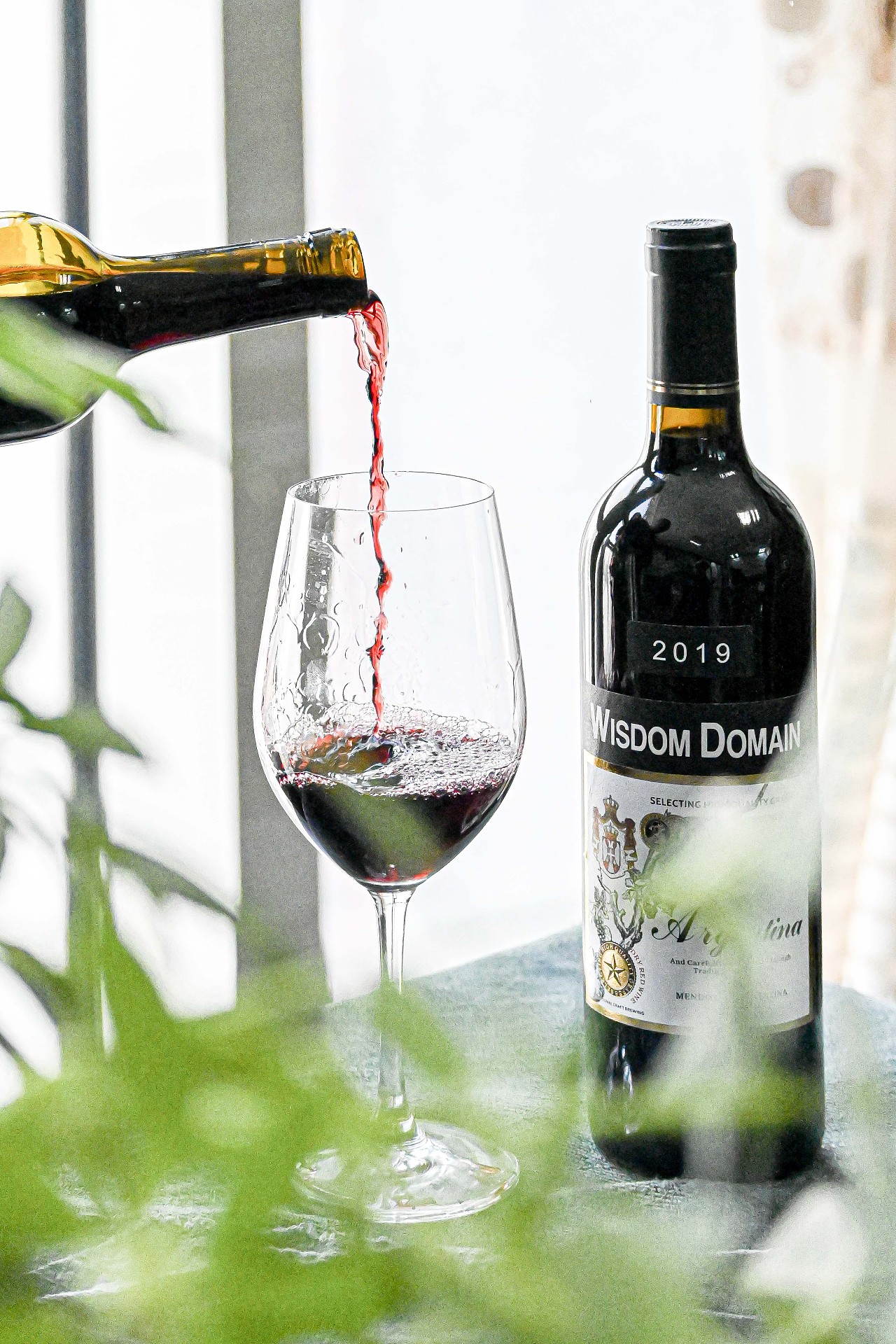 自然光下的红酒拍摄