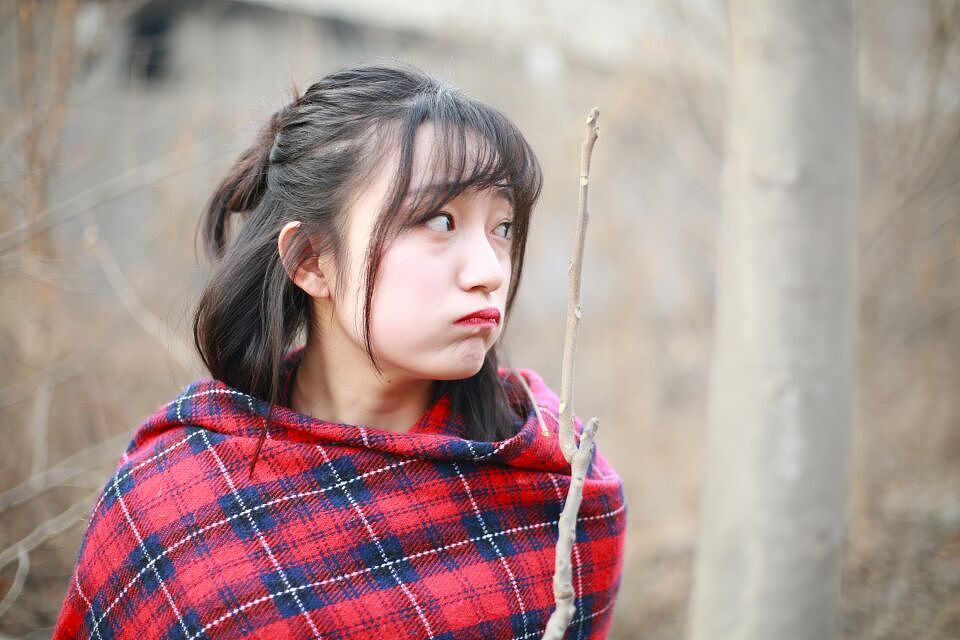 冬日蔷薇（图ZNDMxNDg3NTY=） - 人像摄影 - 站酷设计师蒜糖MOMO原创素材 - 站酷ZCOOL