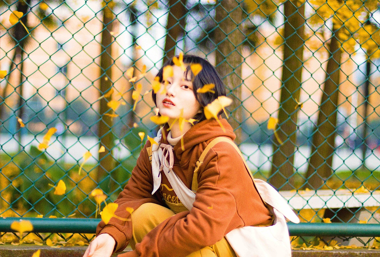 “你看，学校的银杏都落了”（图ZMTkzNDc0NjY0） - 人像摄影 - 站酷设计师如素素呀原创素材 - 站酷ZCOOL