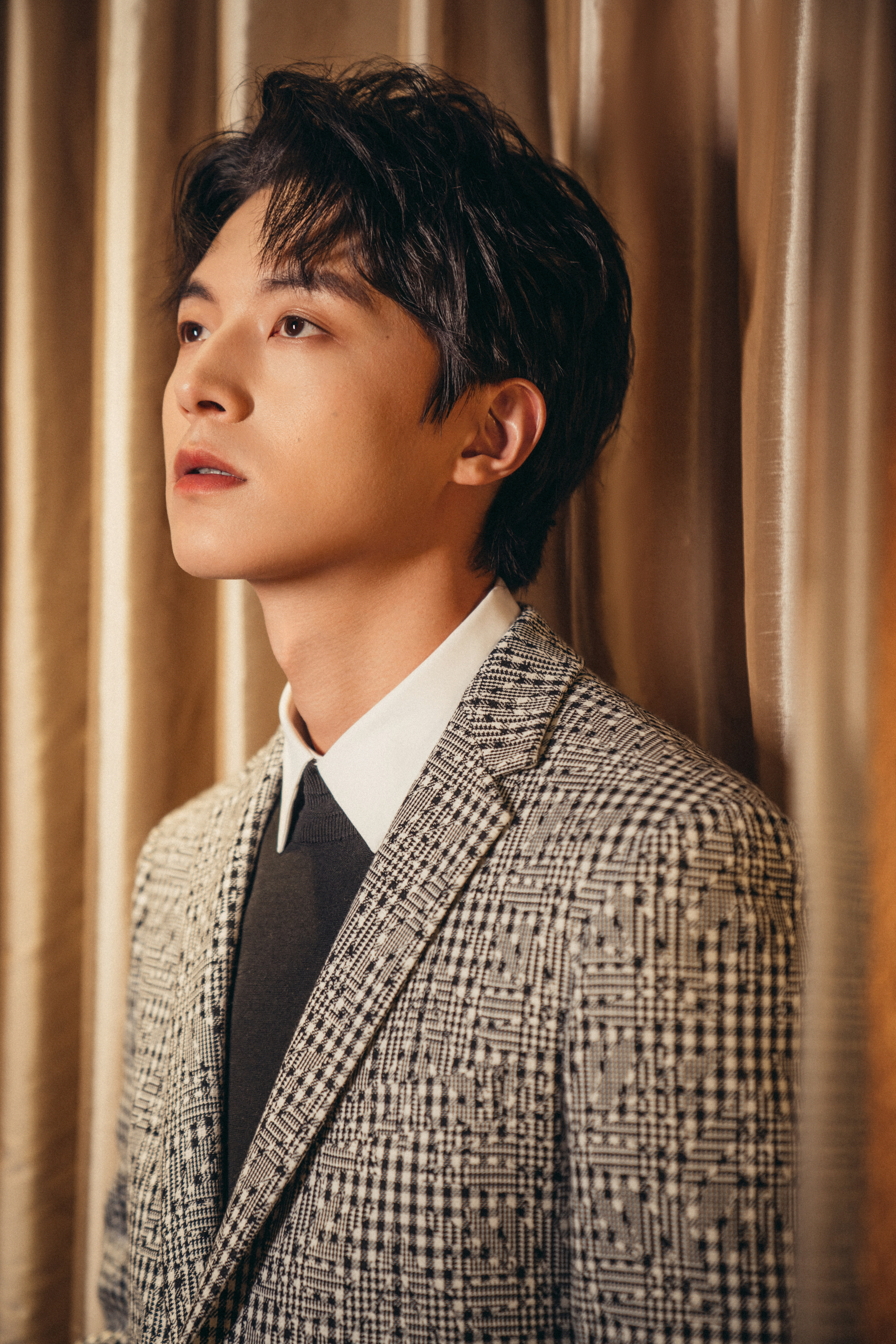 艺人魏天浩 华为影像展 酒店形象照