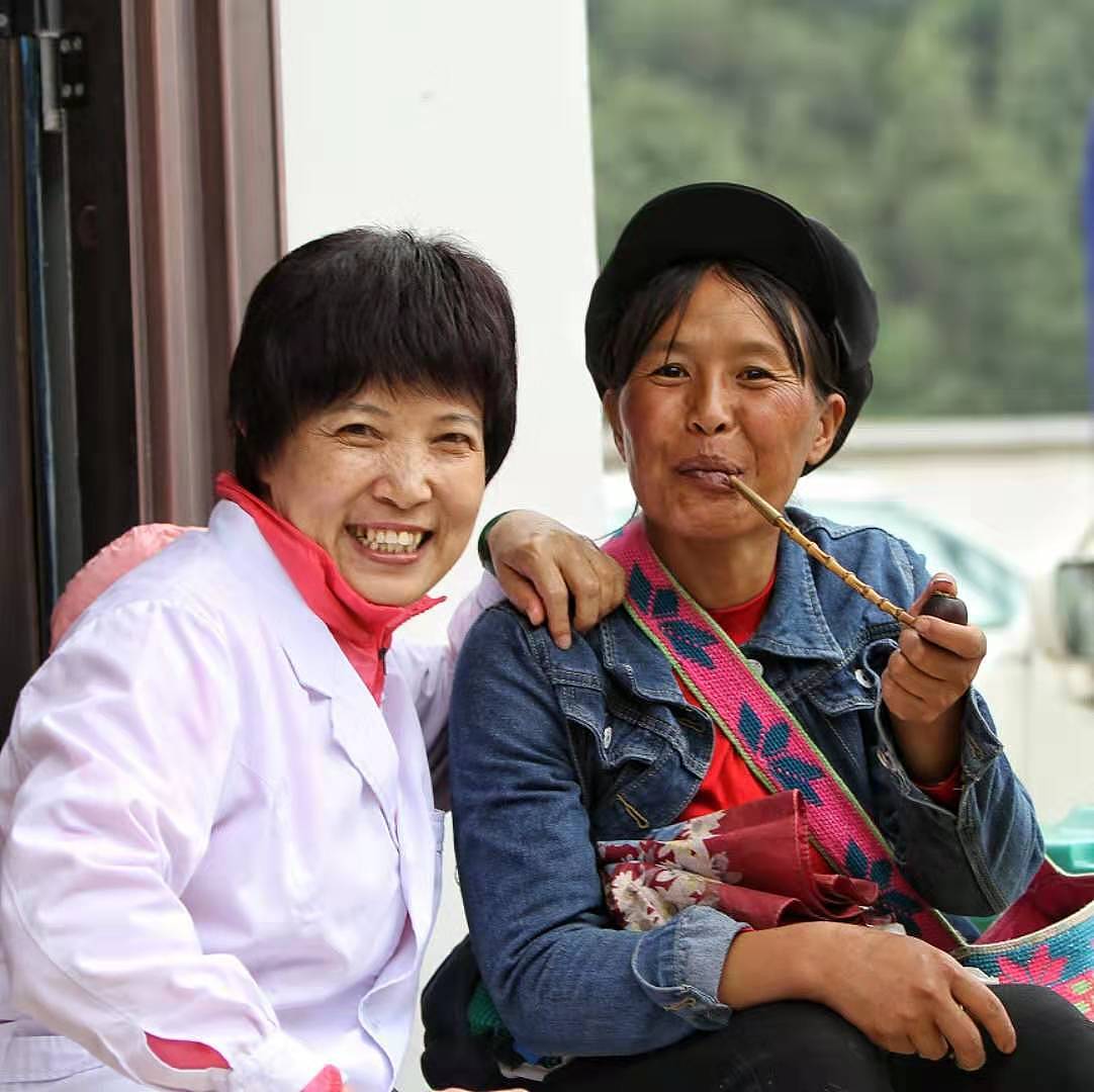 人文纪实 我在义诊现场