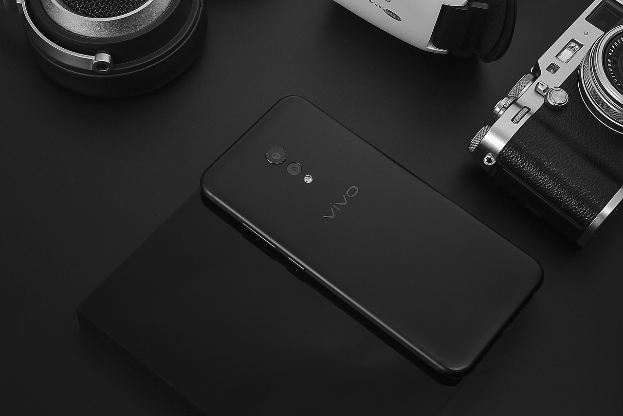 vivo Xplay6磨砂黑图赏