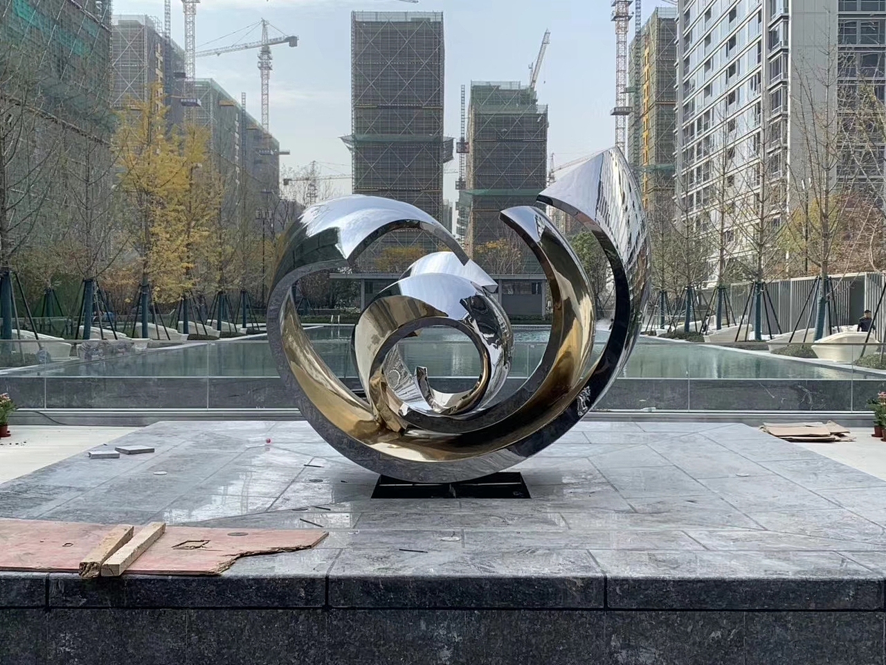 制作厂家临沂/艺术工作者/1年前/58浏览非鱼文化雕塑艺术