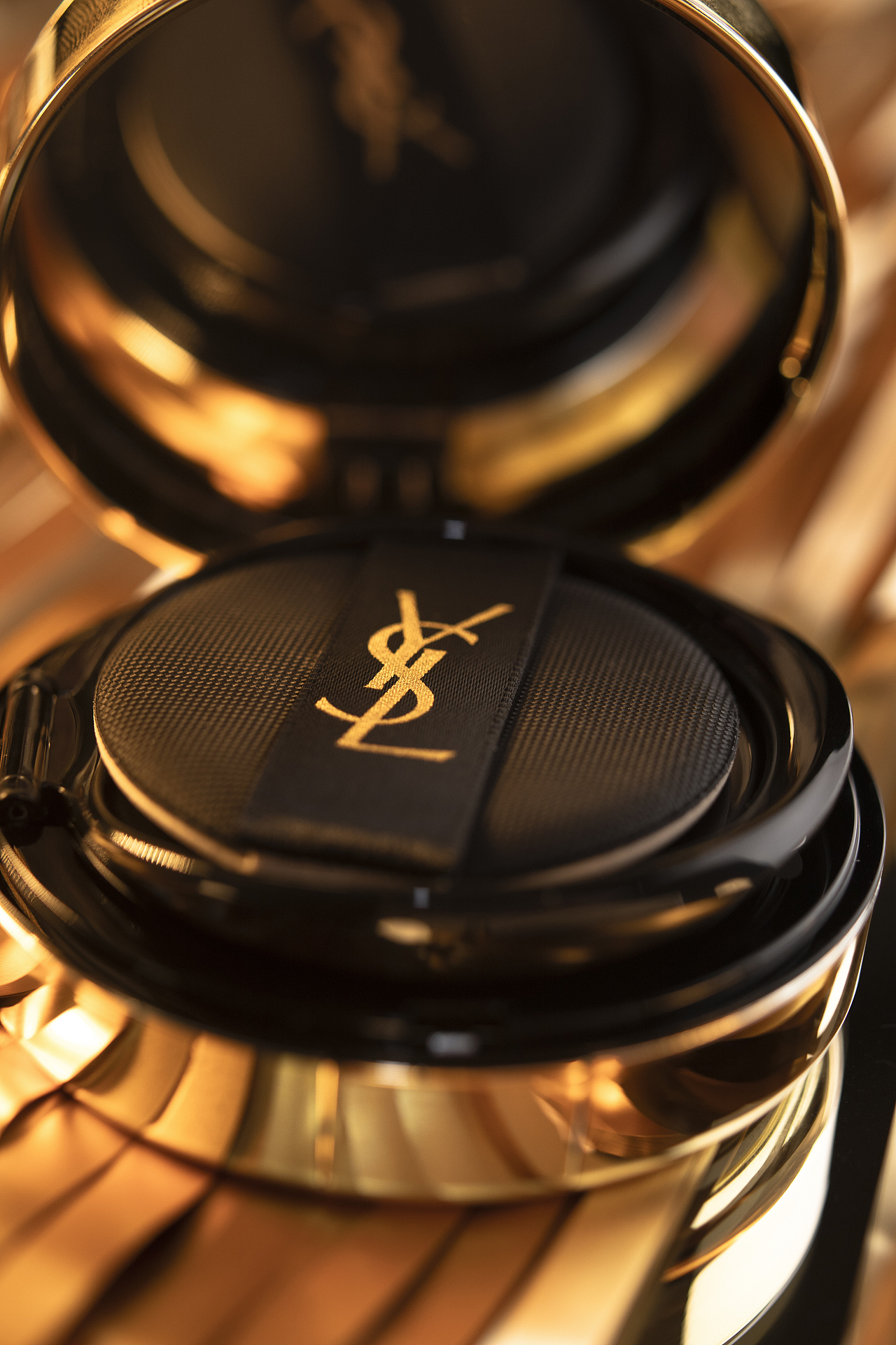 YSL气垫静物拍摄（图ZMjM5ODAyNDA0） - 产品摄影 - 站酷设计师悦小萌原创素材 - 站酷ZCOOL
