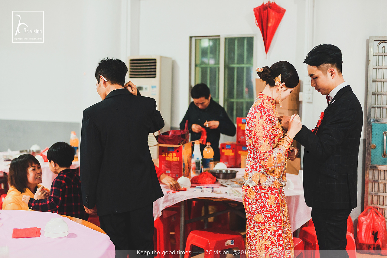 那双明亮的眼睛和笑靥如花的笑容|温暖着我们