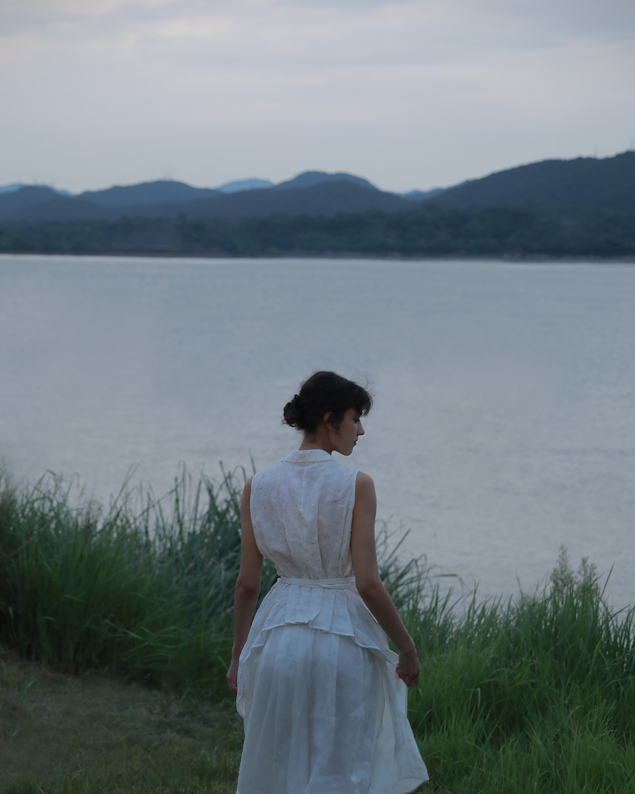 夏夜晚风（图ZMjIzMzA4ODMy） - 人像摄影 - 站酷设计师摄影师徐弯弯原创素材 - 站酷ZCOOL