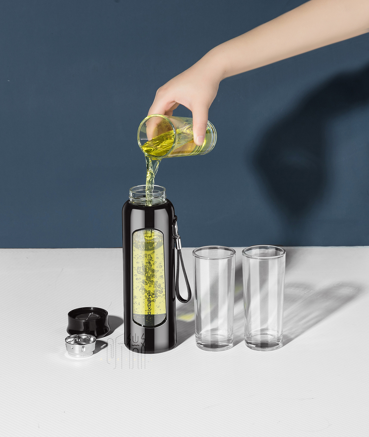 提绳塑玻杯拍摄（图ZMTM3MjkwODE2） - 产品摄影 - 站酷设计师听微视觉原创素材 - 站酷ZCOOL