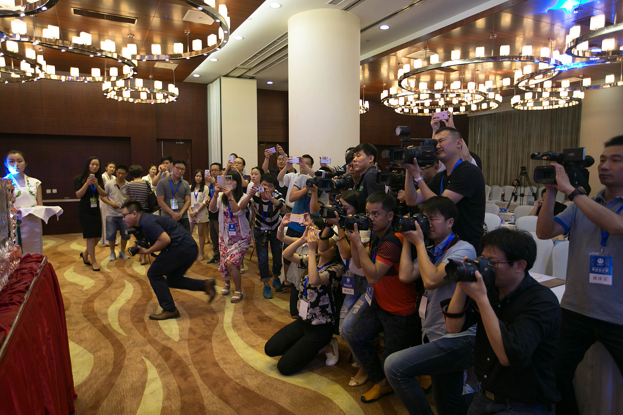 2016首届“中国民族文化旅游”黔东南峰会-新闻发布会（图ZNTYzMzg3MzI=） - 品牌 - 站酷设计师一时拥有原创素材 - 站酷ZCOOL
