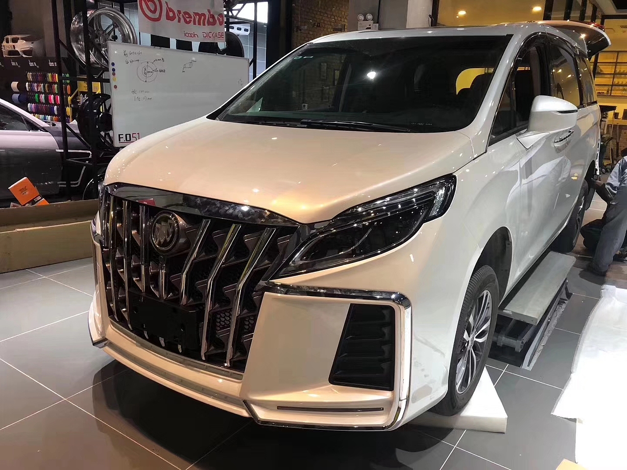 别克gl8 es升级改装凌酷款大包围 前杠 后杠 前唇 后唇