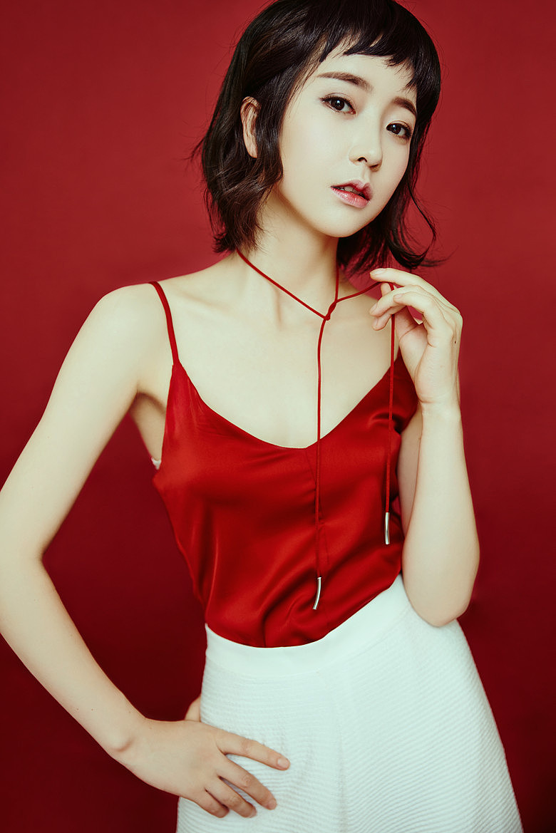 艺人费伟妮（图ZMTA2NzkzMDgw） - 人像摄影 - 站酷设计师漂白狗原创素材 - 站酷ZCOOL