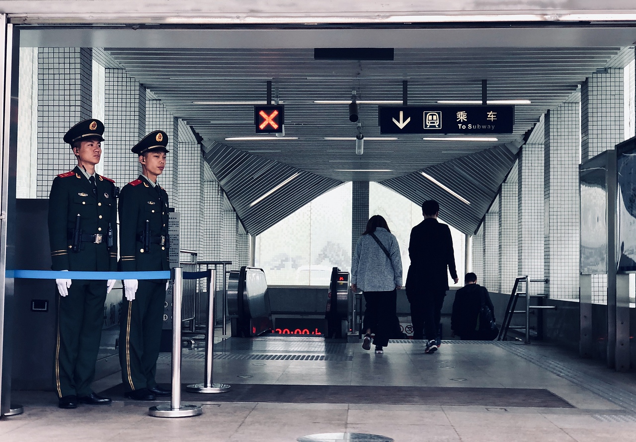 我们的安全由他们守护（图ZMTY4OTkzNzM2） - 人文/纪实摄影 - 站酷设计师Missroc原创素材 - 站酷ZCOOL