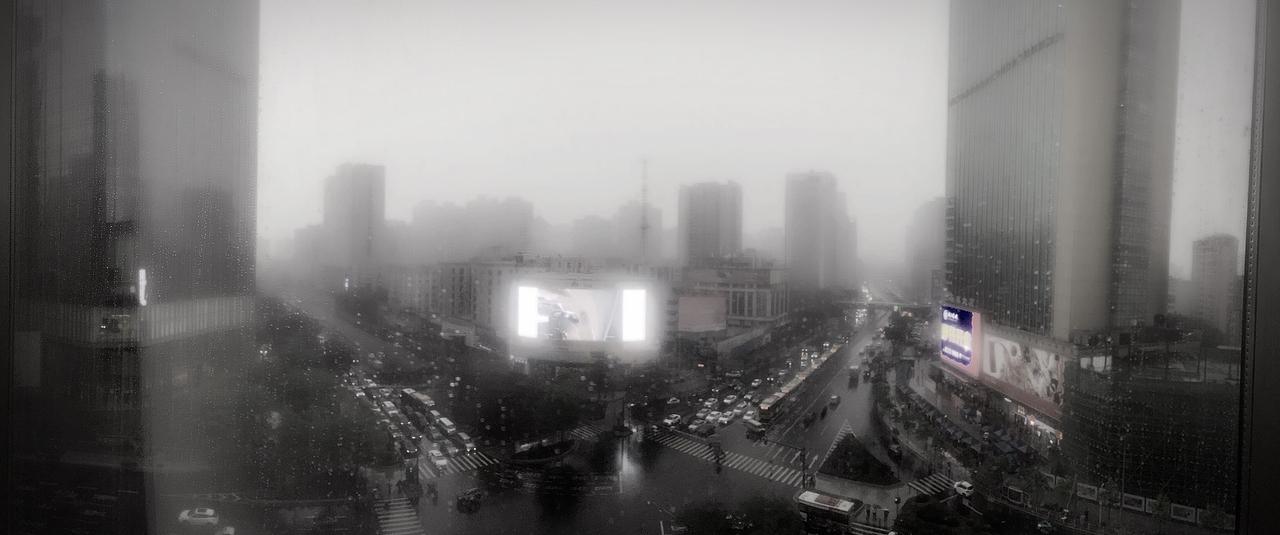 暴风雨前的… 此时此地，妖都的天空 🌧🌫（图ZMTUxOTQyNDA0） - 风光摄影 - 站酷设计师水机Threeki原创素材 - 站酷ZCOOL