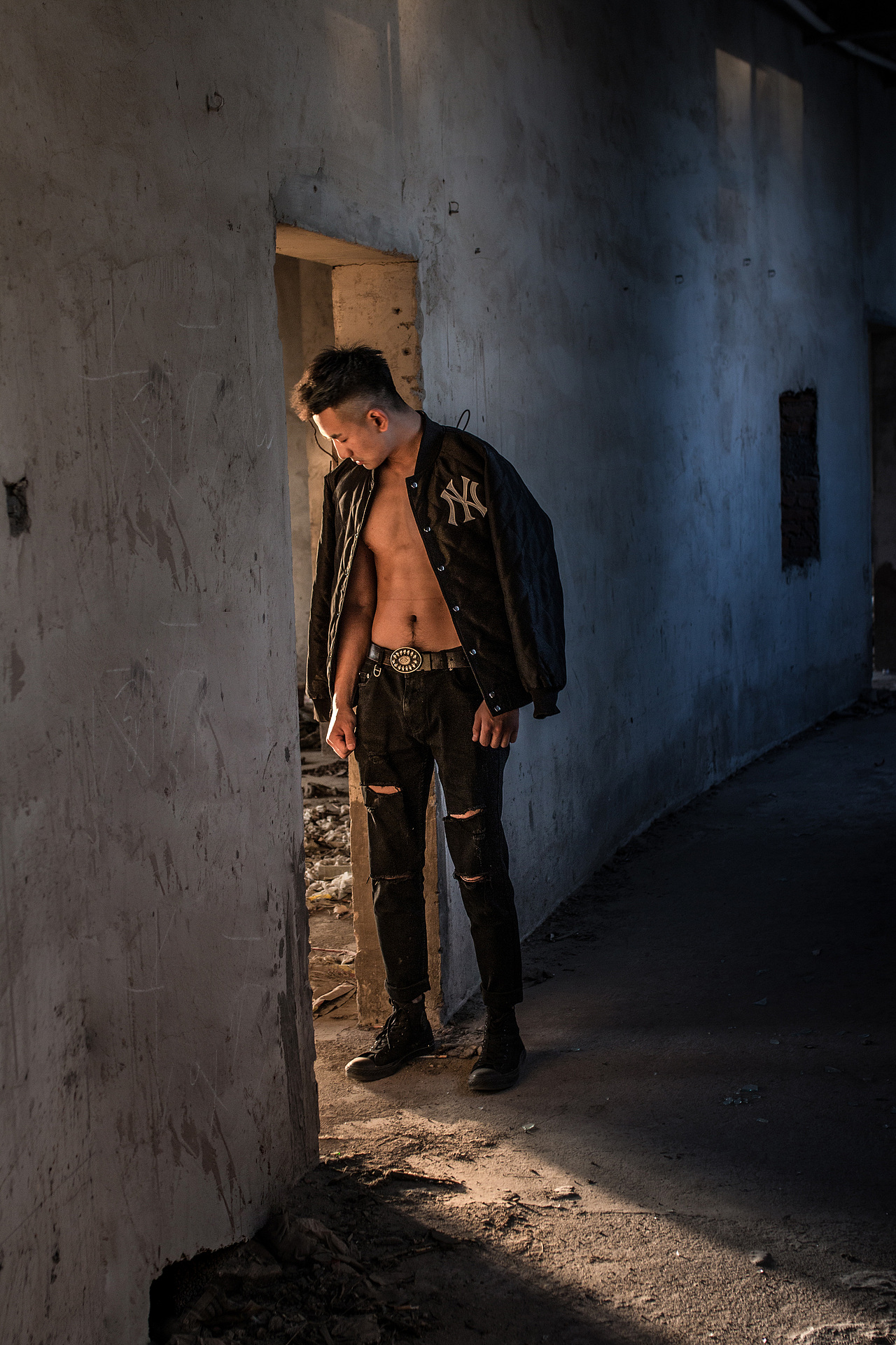 「Fall into ruins」（图ZNzg0NzQ1MjQ=） - 人像摄影 - 站酷设计师洛柒losseven原创素材 - 站酷ZCOOL