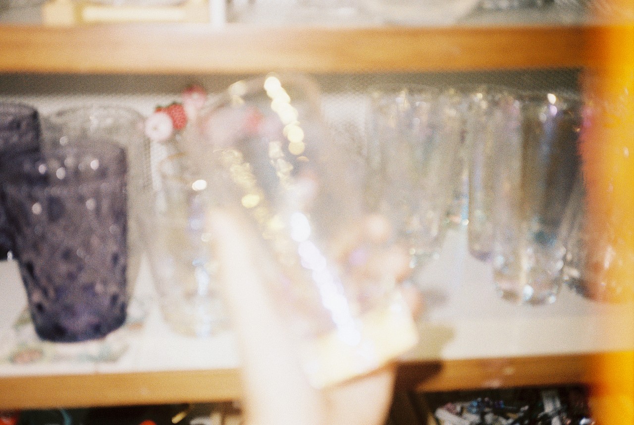 好看的东西 总会迷惑你的双眼 所幸看不见好了