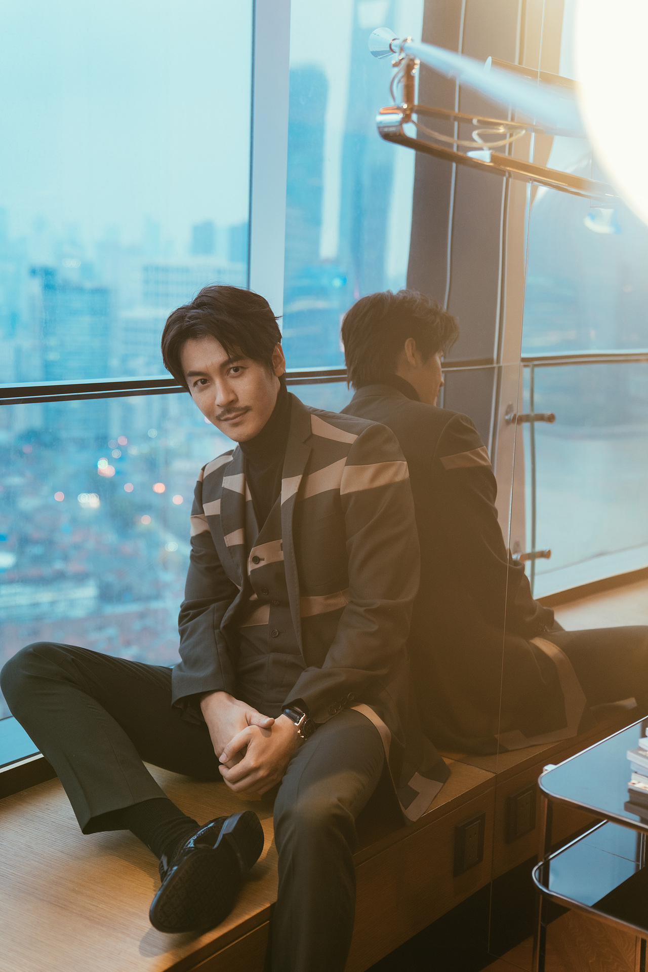 演员王东 时尚家居 酒店形象照（图ZMTkwOTUxMzg4） - 人像摄影 - 站酷设计师Xen和Sendoh原创素材 - 站酷ZCOOL