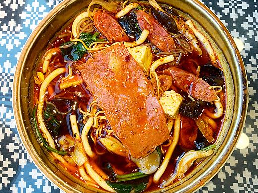 中国川渝传统美食——冒菜