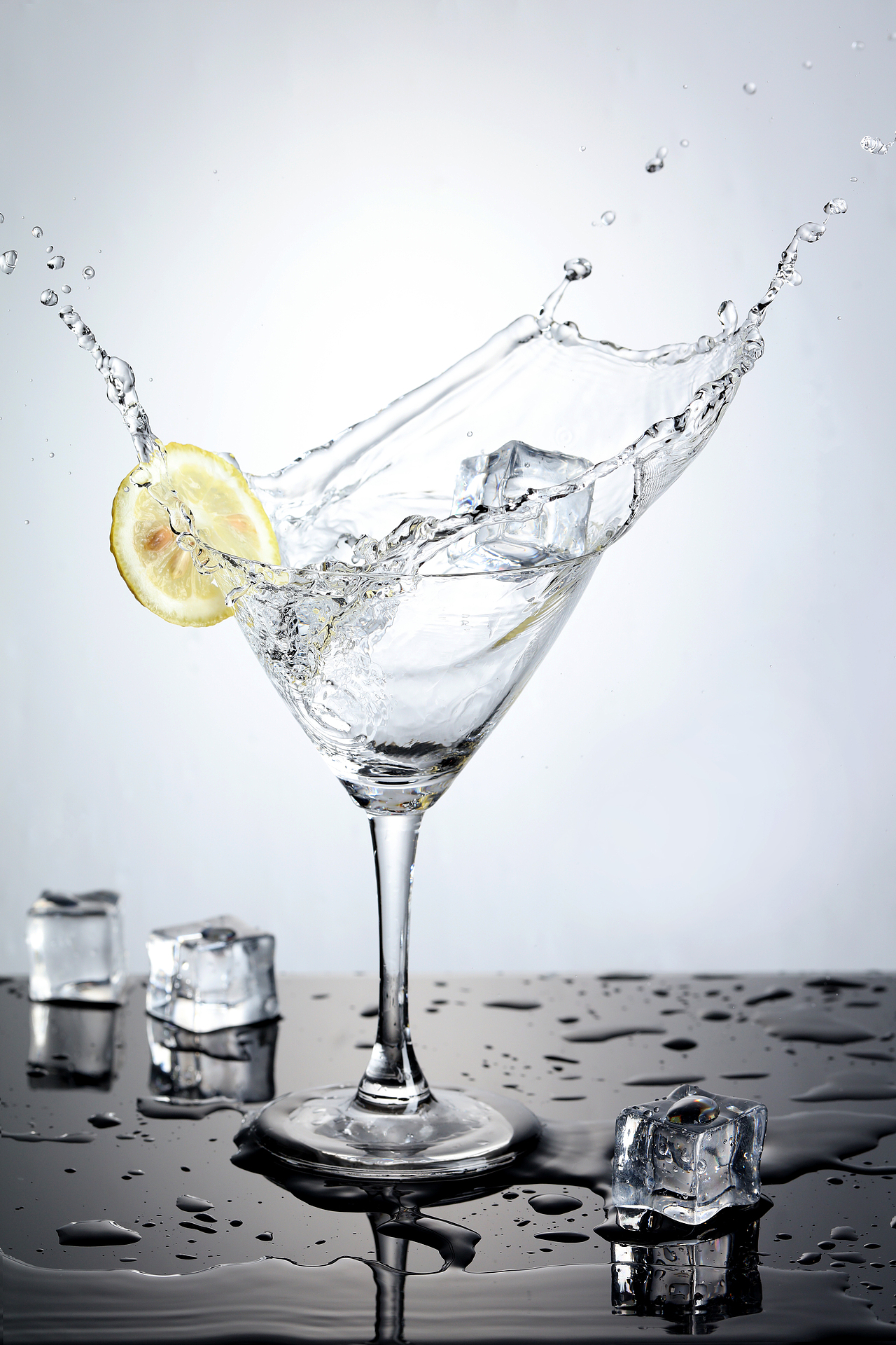 水花凝固拍攝（圖ZMTEwNzcwMTYw） - 產(chǎn)品攝影 - 站酷設(shè)計(jì)師攝影師左象原創(chuàng)素材 - 站酷ZCOOL