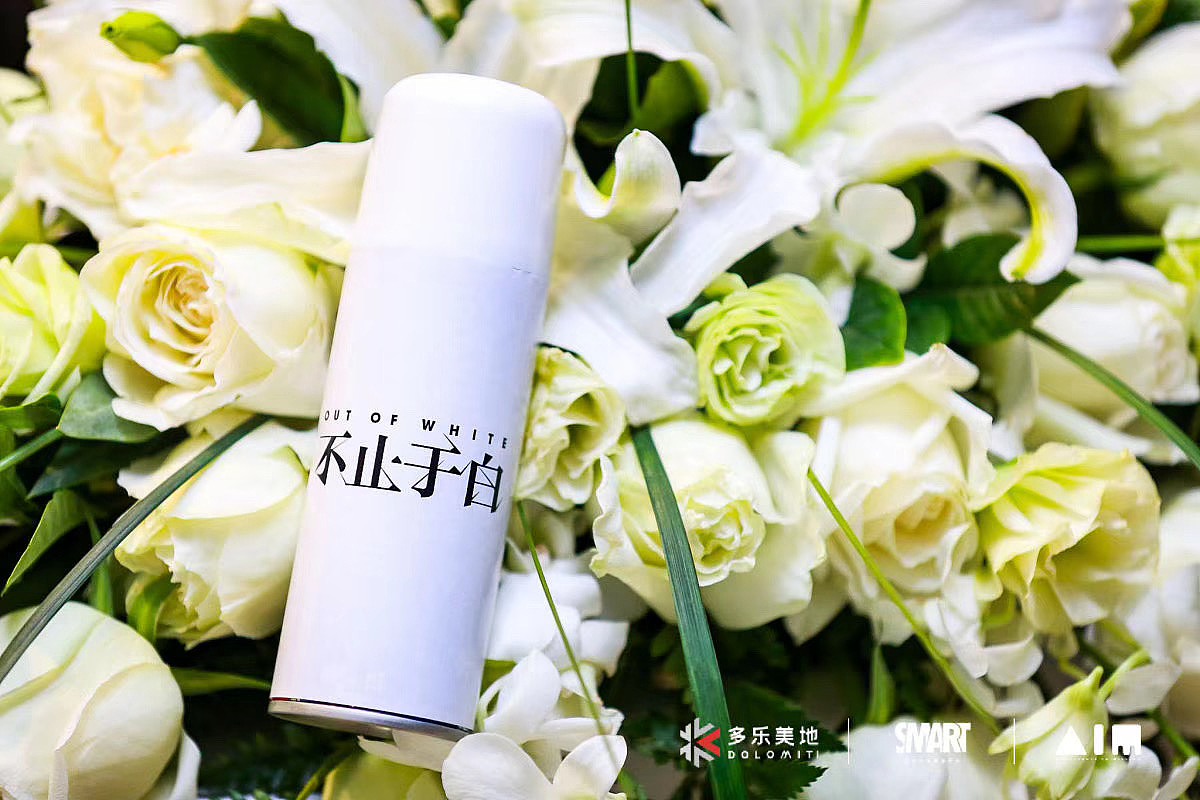 OUT OF WHITE 不止于白（图ZMjAzMjAzMzA4） - 品牌 - 站酷设计师暖时原创素材 - 站酷ZCOOL