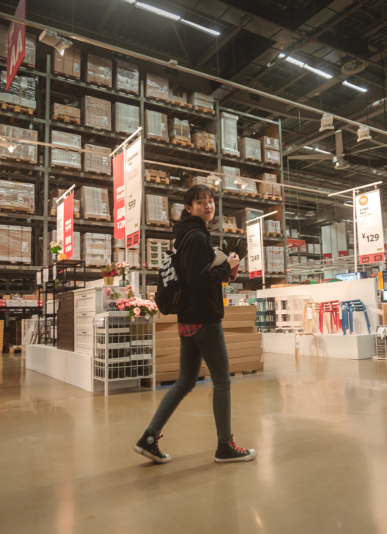 和小姐姐在宜家拍了几张