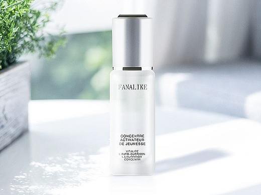 護(hù)膚品（個(gè)人主頁(yè)-ZMzI0NzU5OTI=） - 電商 - 站酷設(shè)計(jì)師De劉原創(chuàng)素材 - 站酷ZCOOL