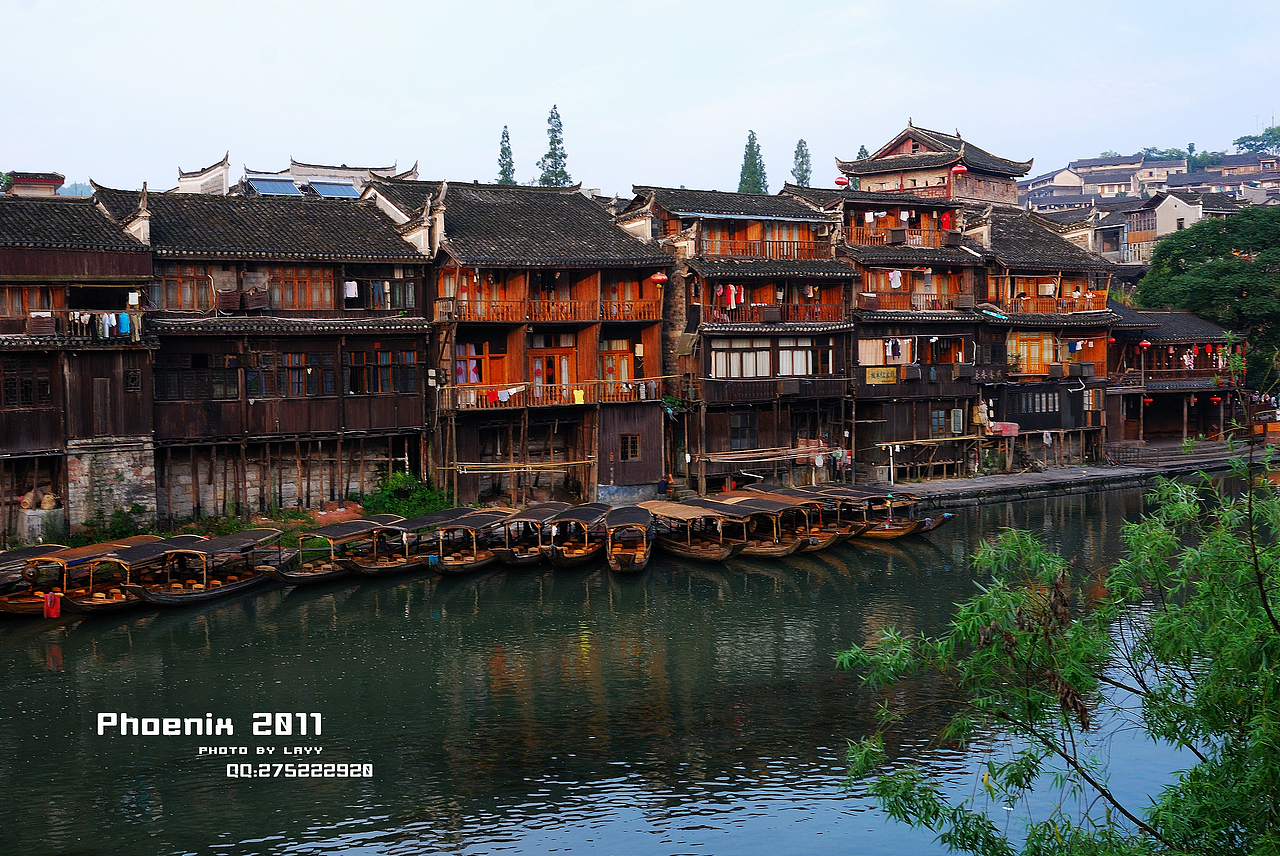 《天边的凤凰古镇》 # layy的时光机 #