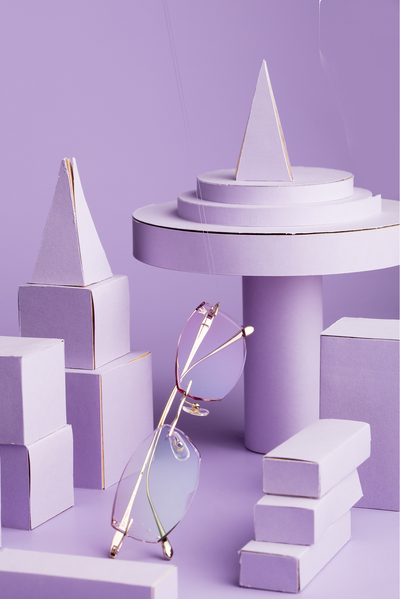 创意场景修图(女士眼镜)