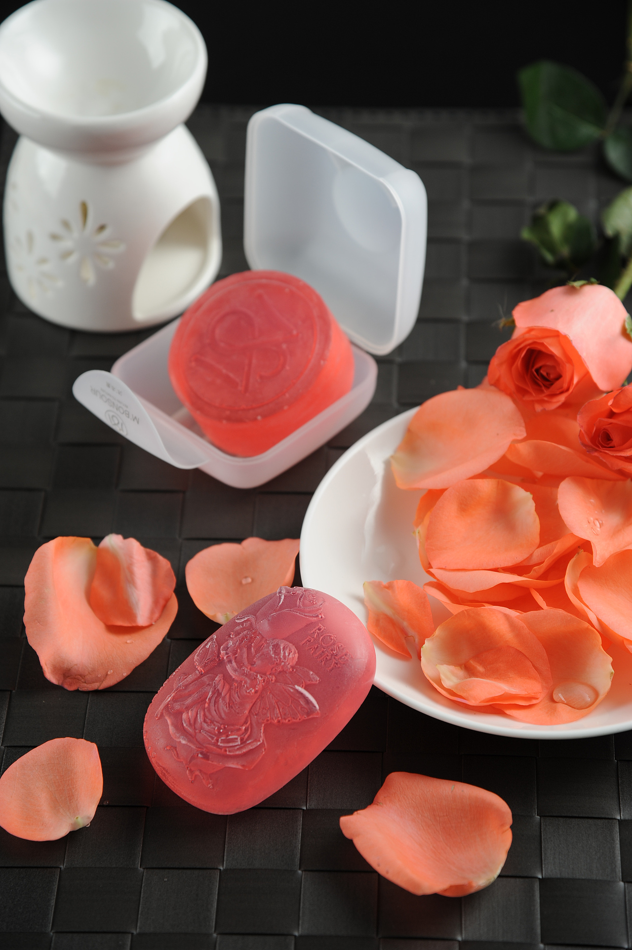 沐本素勇敢爱玫瑰精油皂