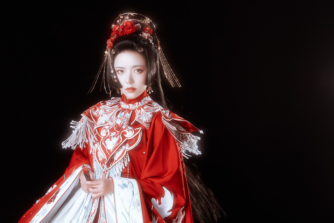 千秋无绝色,悦目是佳人