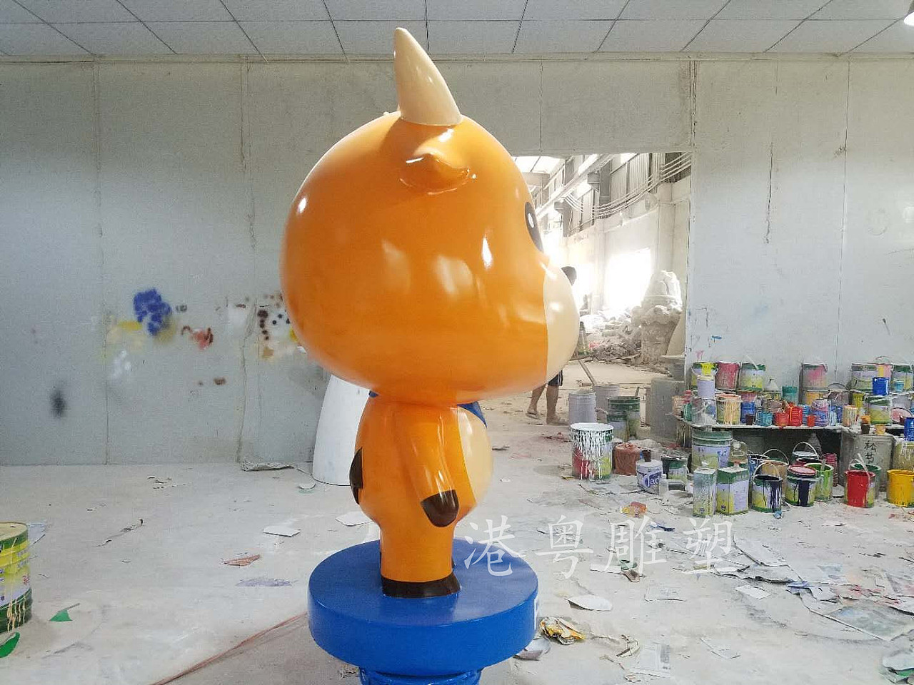 手机软件APP形象卡通玻璃钢小牛造型雕塑树脂工艺品摆